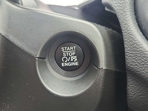 Used 2020 Jeep Compass Latitude w/ Popular Equipment Group AWD/4WD image 23