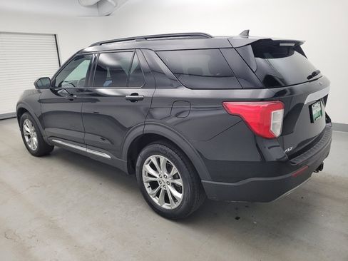 Used 2020 Ford Explorer XLT w/ Equipment Group 202A AWD/4WD image 3