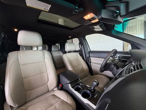 Used 2014 Ford Explorer Limited w/ Equipment Group 302A AWD/4WD image 22