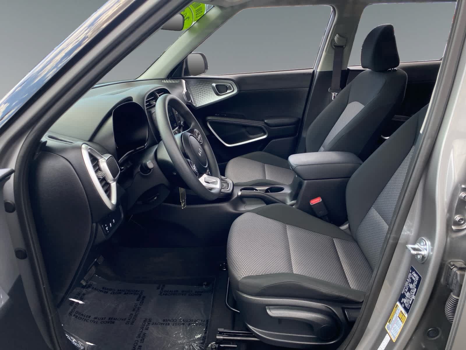 Used 2025 Kia Soul LX FWD image 9