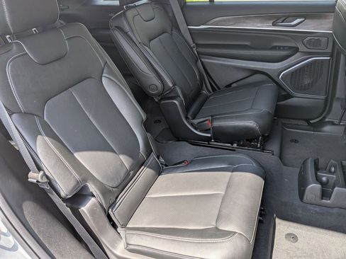 New 2026 Jeep Grand Cherokee L Limited AWD/4WD image 29