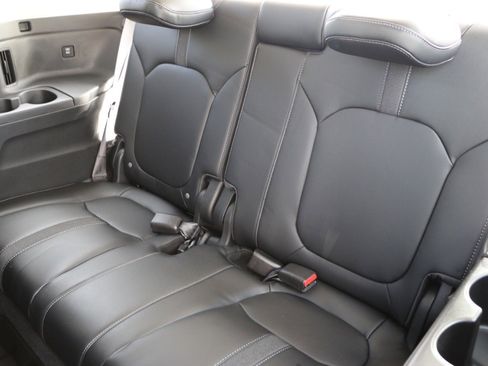 Used 2025 Honda Pilot Touring image 35