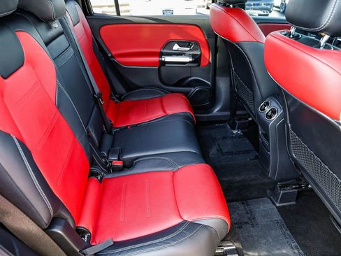 Used 2021 Mercedes-Benz GLB 250 image 17