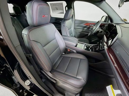 New 2026 Chevrolet Traverse Z71 w/ LPO, Floor Liner Package AWD/4WD image 24