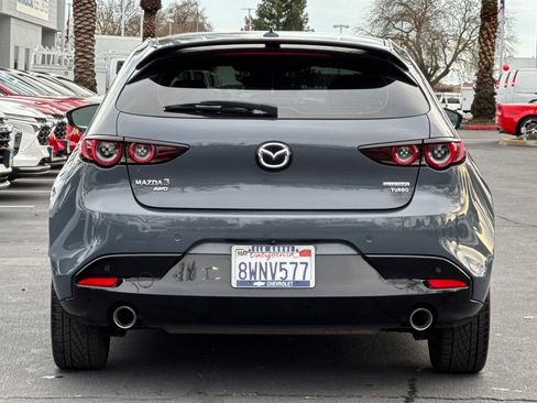 Used 2021 MAZDA MAZDA3 Hatchback w/Premium Plus Pkg image 4