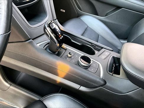 Used 2023 Cadillac XT6 Premium Luxury image 17