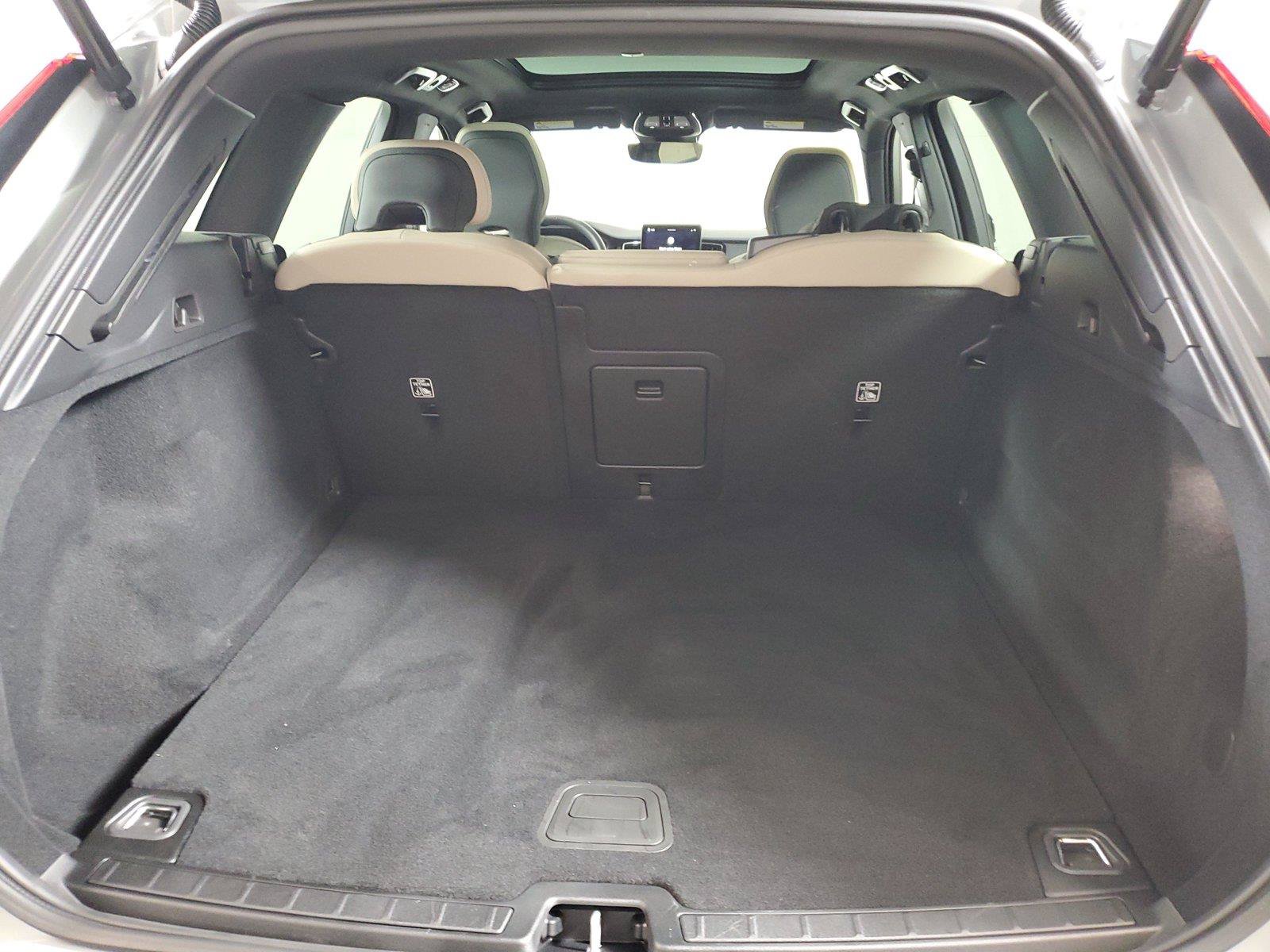 Certified 2026 Volvo XC60 B5 Core AWD/4WD image 9