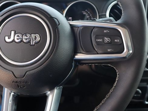 Used 2023 Jeep Wrangler Unlimited Sahara w/ Cold Weather Group AWD/4WD image 25