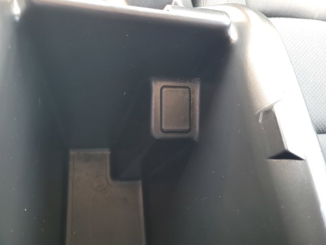 Used 2022 Chevrolet Colorado LT w/ Safety Package RWD image 26