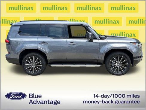 Used 2025 Lexus GX 550 w/ Accessory Package (Z1) AWD/4WD image 2