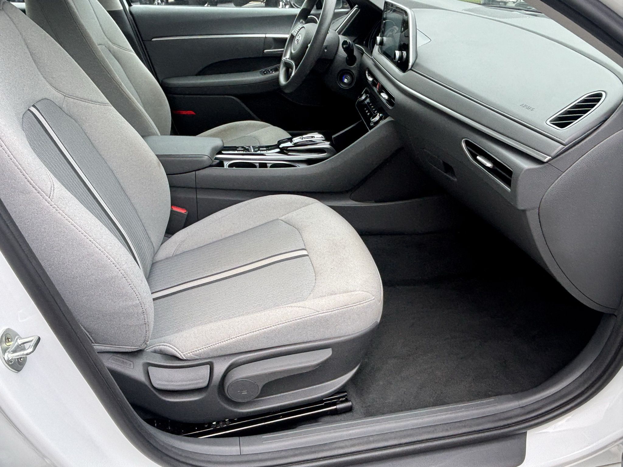 Used 2022 Hyundai Sonata SE FWD image 17