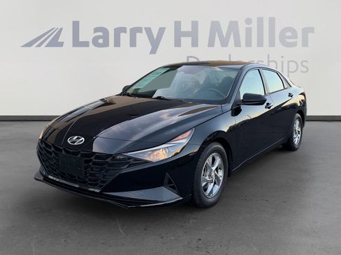 Used 2021 Hyundai Elantra SE image 1