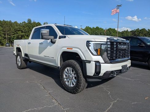 Used 2024 GMC Sierra 2500 Denali Ultimate w/ Max Trailering Package AWD/4WD image 2