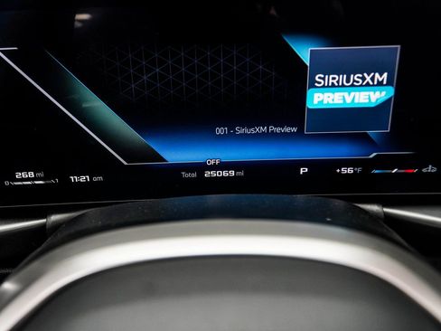 Used 2025 BMW M440i Convertible w/ Premium Package image 33