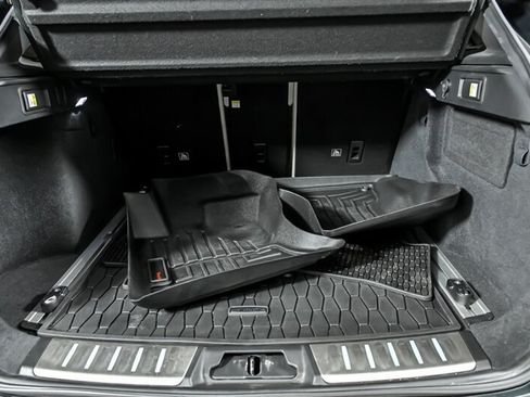Used 2018 Jaguar F-PACE Portfolio AWD/4WD image 11