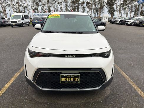 Used 2023 Kia Soul LX image 8