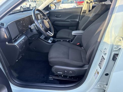 Used 2024 Hyundai Kona SEL w/ Convenience Package image 17