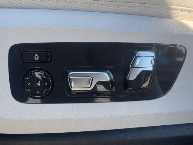 Certified 2026 BMW X5 M60i AWD/4WD image 15