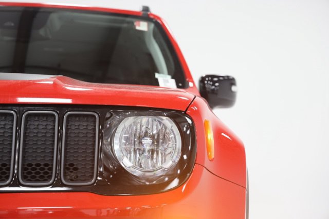Used 2023 Jeep Renegade Trailhawk w/ Trailhawk Elite Group AWD/4WD image 3