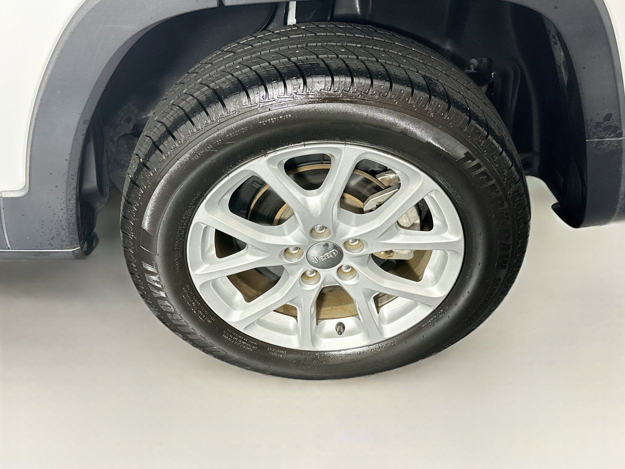 Used 2015 Jeep Cherokee Latitude w/ Comfort/Convenience Group FWD image 11