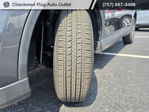 Used 2018 Toyota RAV4 XLE FWD image 14