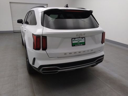 Used 2022 Kia Sorento EX w/ Panoramic Sunroof Package image 6
