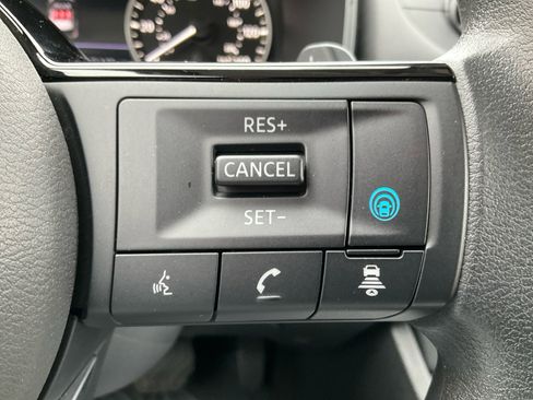 Used 2023 Nissan Rogue SV image 19