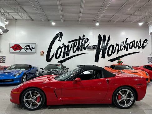 Used 2006 Chevrolet Corvette Convertible w/ Preferred Equipment Group image 2