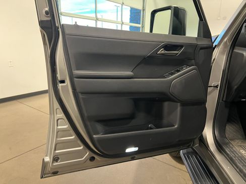 Used 2024 Lexus GX 550 w/ Accessory Package (31) image 26