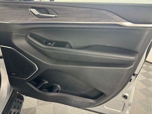 Used 2023 Jeep Grand Cherokee L Overland w/ Trailer Tow Group (B) image 33