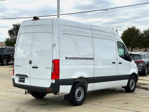 Used 2025 Mercedes-Benz Sprinter 2500 image 8