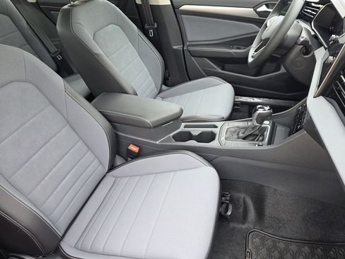 New 2026 Volkswagen Jetta SE FWD image 10