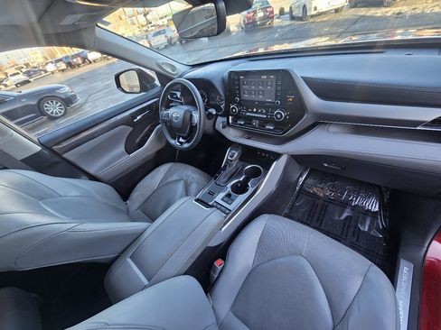 Used 2020 Toyota Highlander Limited image 52