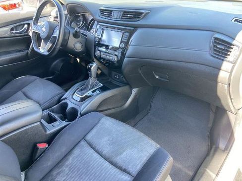 Used 2018 Nissan Rogue SV image 24