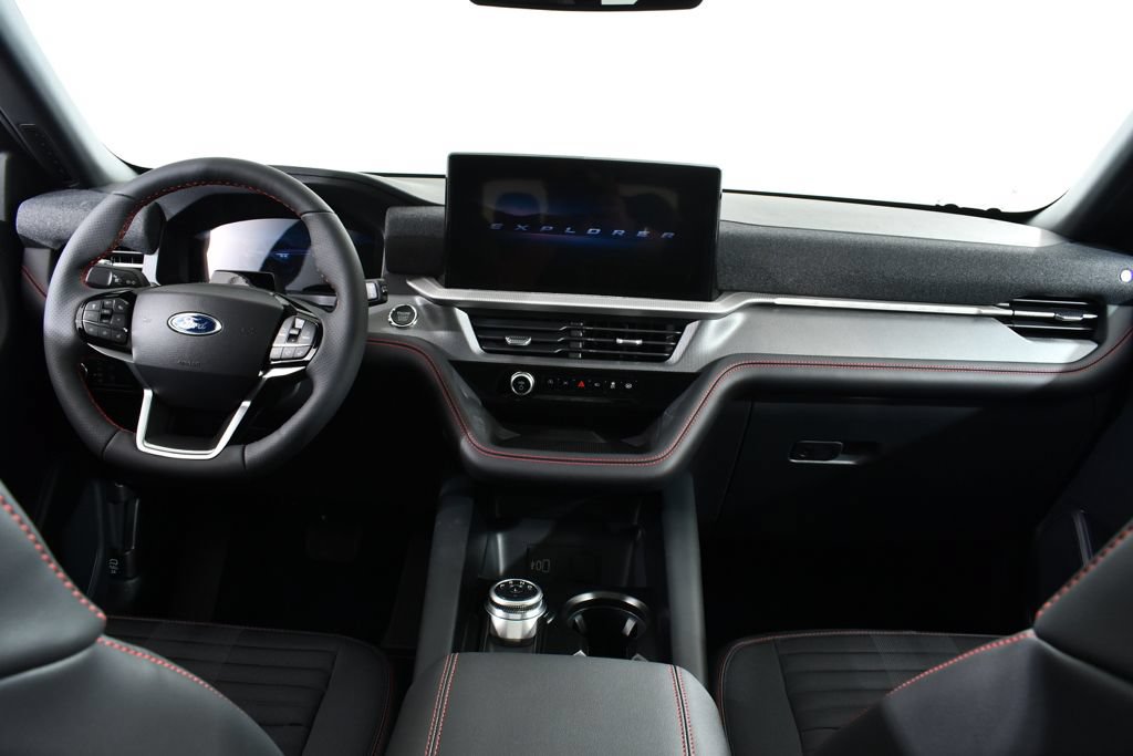 New 2026 Ford Explorer ST-Line w/ ST-Line Street Pack AWD/4WD image 7