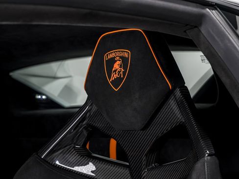 Used 2023 Lamborghini Huracan Tecnica image 20