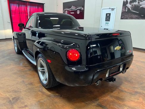 Used 2004 Chevrolet SSR w/ Preferred Equipment Group image 17