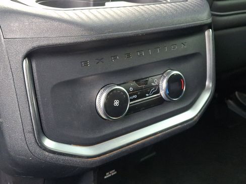 Used 2025 Ford Expedition Active image 11