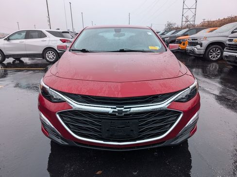 Used 2022 Chevrolet Malibu RS image 2