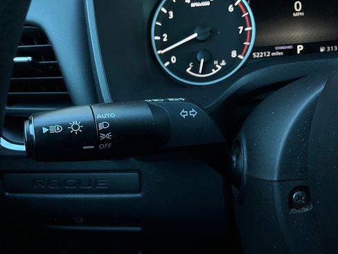 Used 2023 Nissan Rogue S image 33