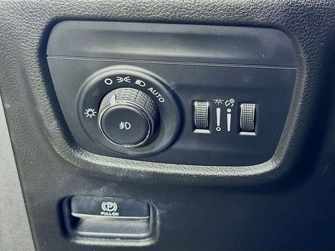 Used 2022 Jeep Grand Cherokee L Overland image 23