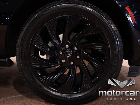 Used 2025 Lincoln Navigator Reserve w/ Jet Appearance Package image 22