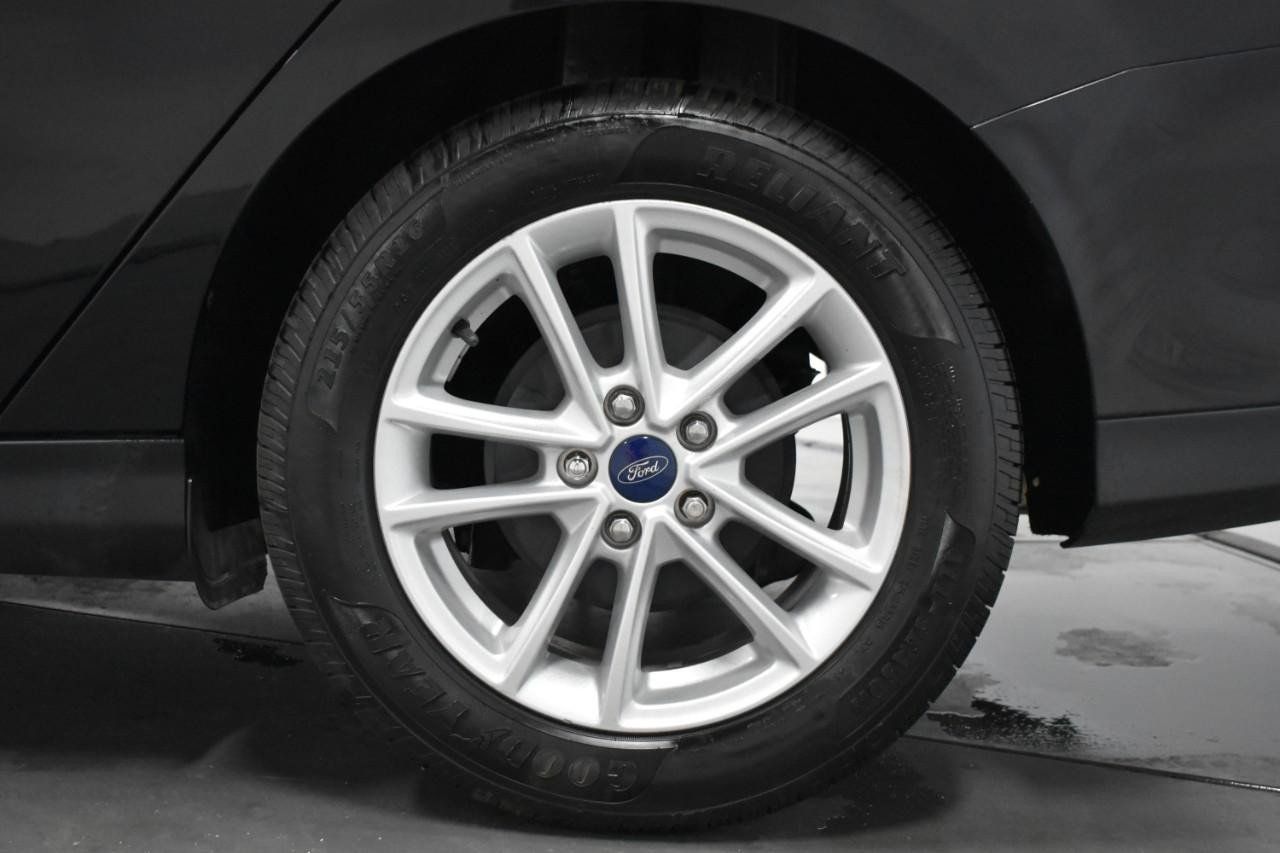 Used 2017 Ford Focus SE FWD image 11