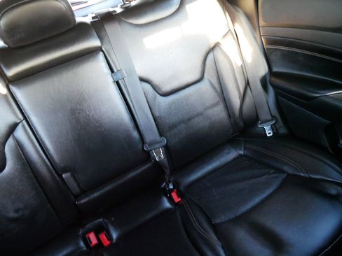 Used 2022 Jeep Compass Limited image 14