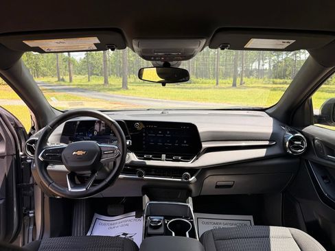 Used 2026 Chevrolet Equinox LT FWD image 14