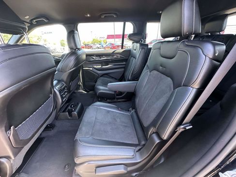 Used 2023 Jeep Grand Cherokee L Laredo AWD/4WD image 27