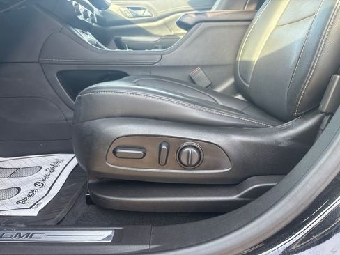 Used 2021 GMC Acadia SLT w/ Elevation Edition image 19