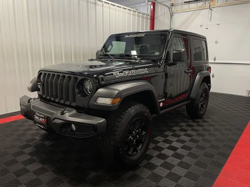 Used 2022 Jeep Wrangler Sport AWD/4WD image 5