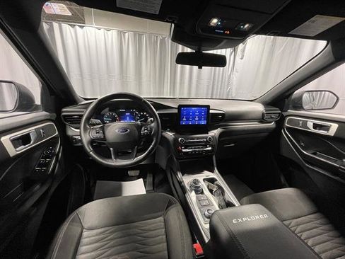Used 2020 Ford Explorer XLT w/ Comfort Package image 25