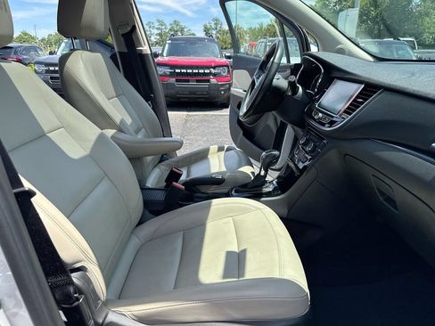 Used 2019 Buick Encore Essence w/ Experience Buick Package FWD image 23